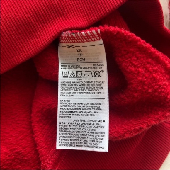 Old Navy “Winter Wonder” Sweatshirt - Picture 6 of 6